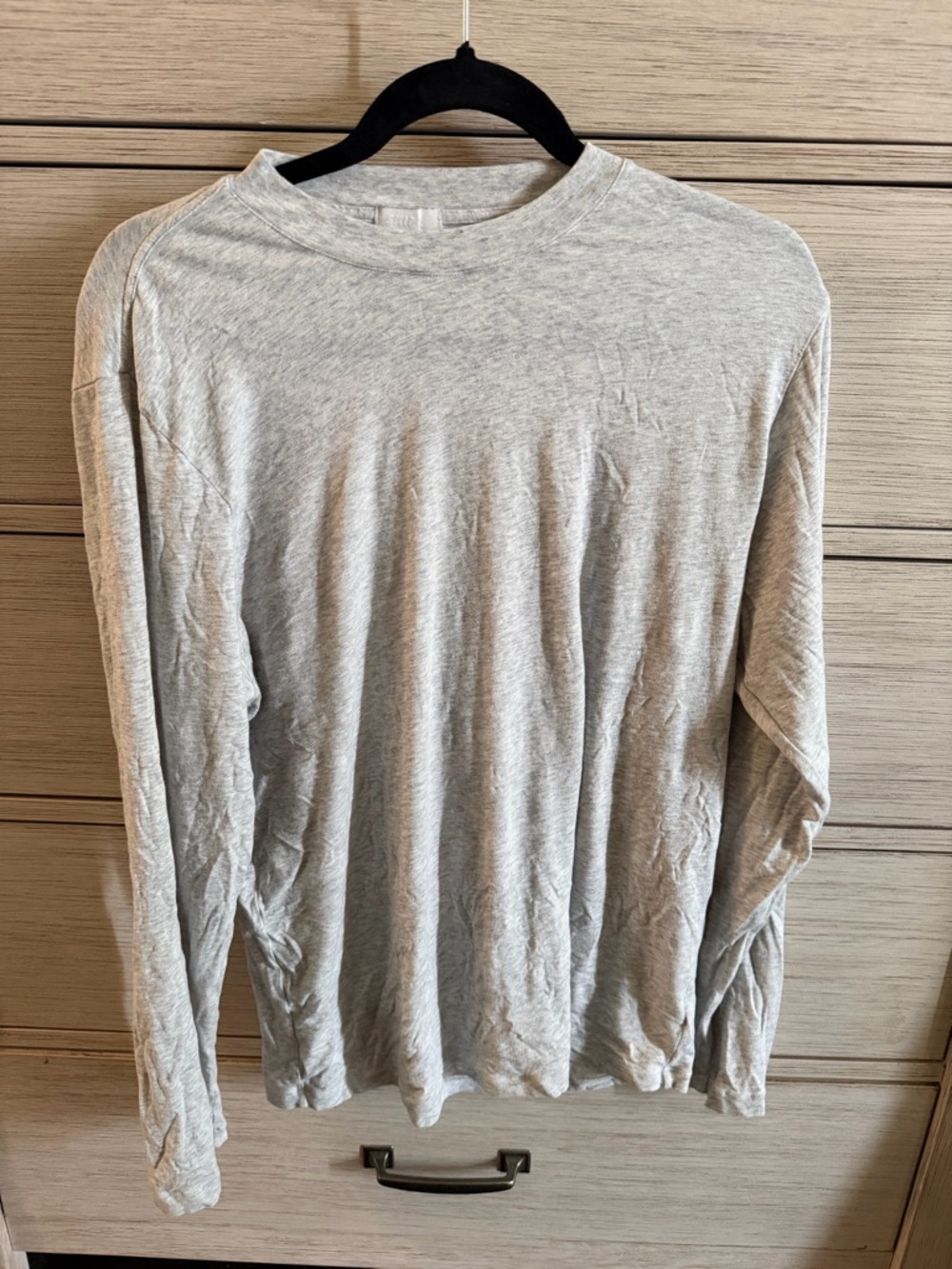 Women’s Skim Lightweight Long-Sleeve Crewneck Shirt - Light Gray